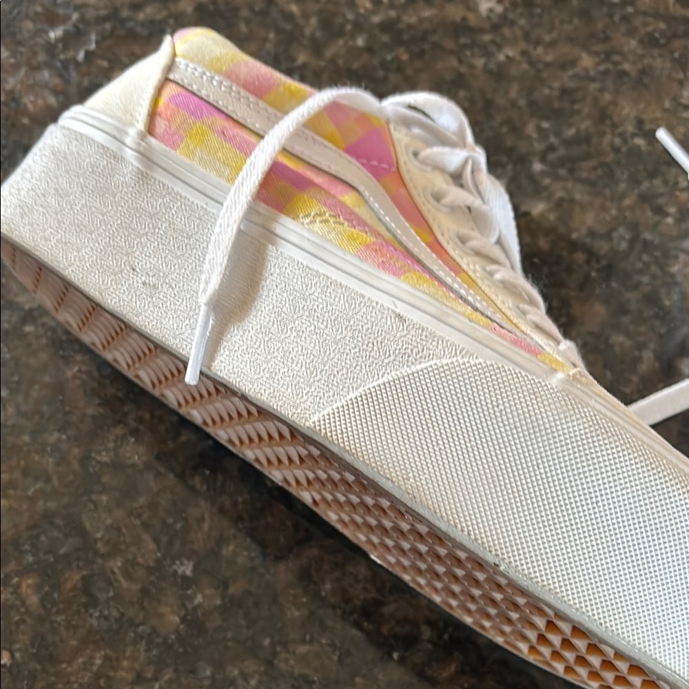 New Vans Colorful Plaid Sneakers 7 - Picture 4 of 7